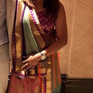 Florant color spectacular party dress.